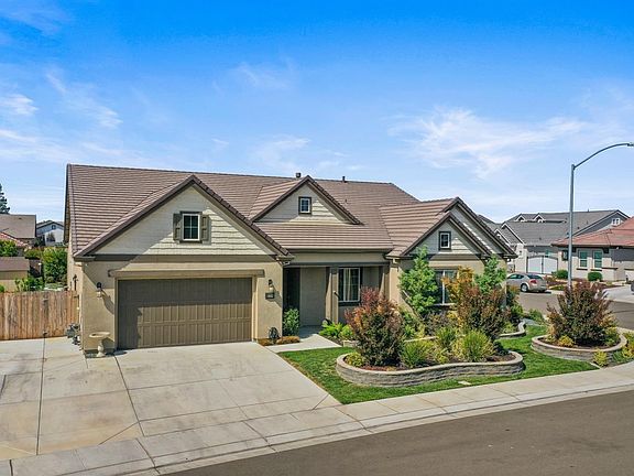 2nd image of 2329 Clairette Pl