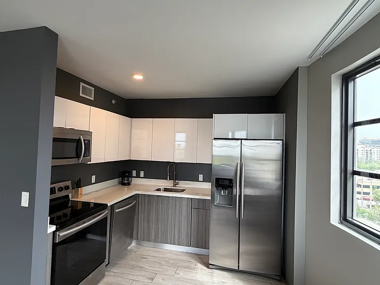2524 Le Jeune Rd #438 — Photo 4
