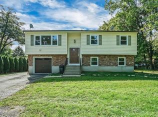 191 S Little Tor Rd, New City, NY 10956