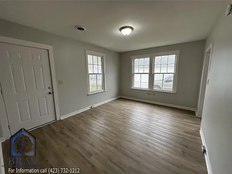 1238 Willow St — Photo 3