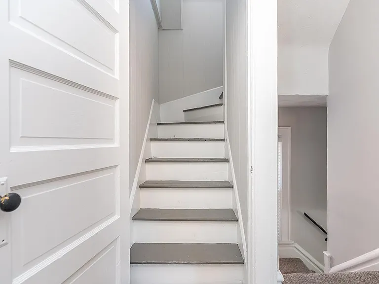 2435 Summit St — Photo 38
