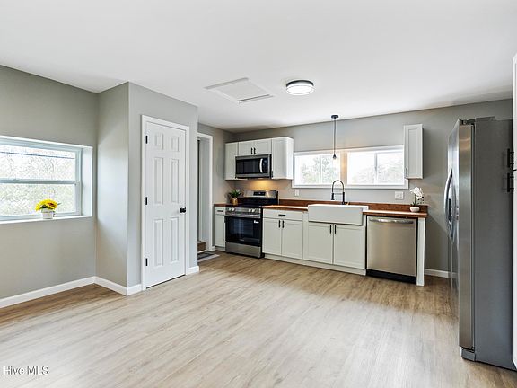 3rd image of 155 Bryan Road