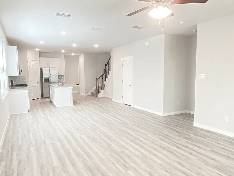 4011 Goldfinch Hvn — Photo 7