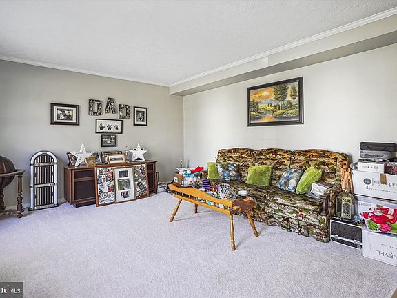 4th image of 16099 Deer Park Dr