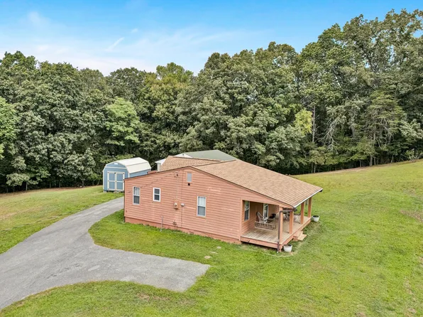 748 Shafer Ln, Natural Bridge Station, VA 24579