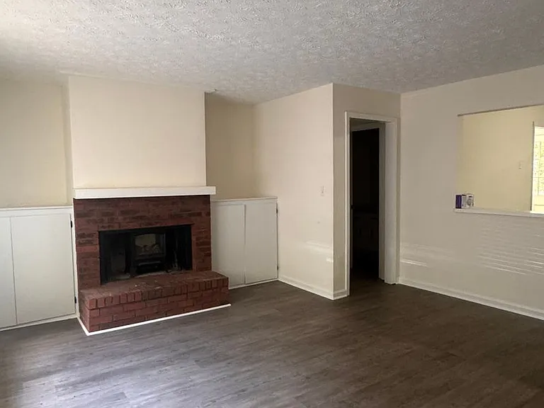 1120 Sweetwater Circle — Photo 5