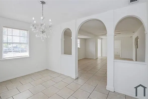3 bed, 1144 sqft, $1,875 — Photo 2