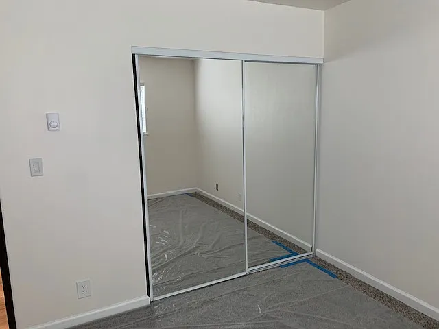 Mirror wardrobe in second bedroom