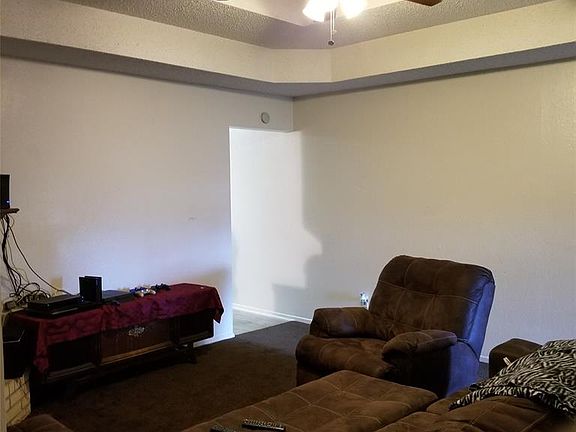 4th image of 2305 Meadow Ln #2