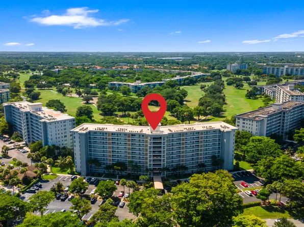625 Oaks Drive #405, Pompano Beach, FL 33069