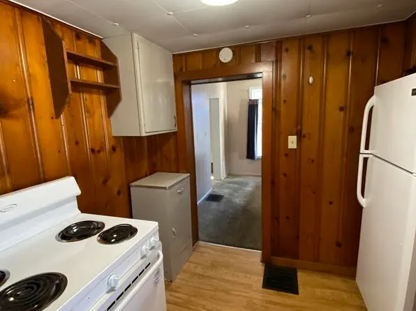 32 N Washington St, Millersburg, OH 44654