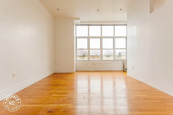 Rented by MySpaceNYC | media 32