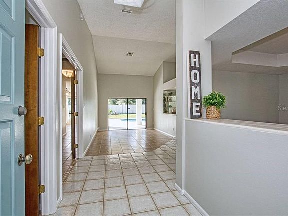 3rd image of 2676 Creekview Cir
