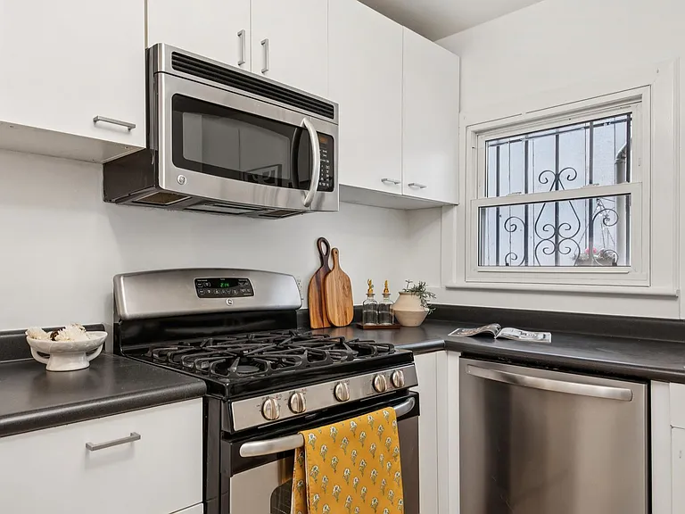 2051 Scott St #101 — Photo 16