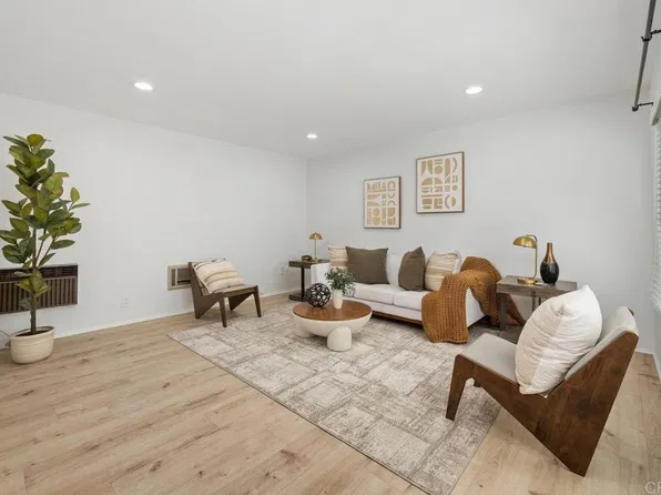 6735 Amherst St APT 2E, San Diego, CA 92115