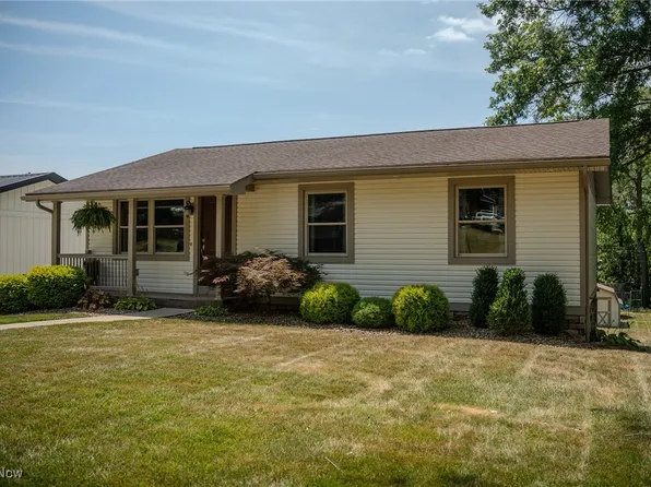 1330 Gotthard St SW, Sugarcreek, OH 44681