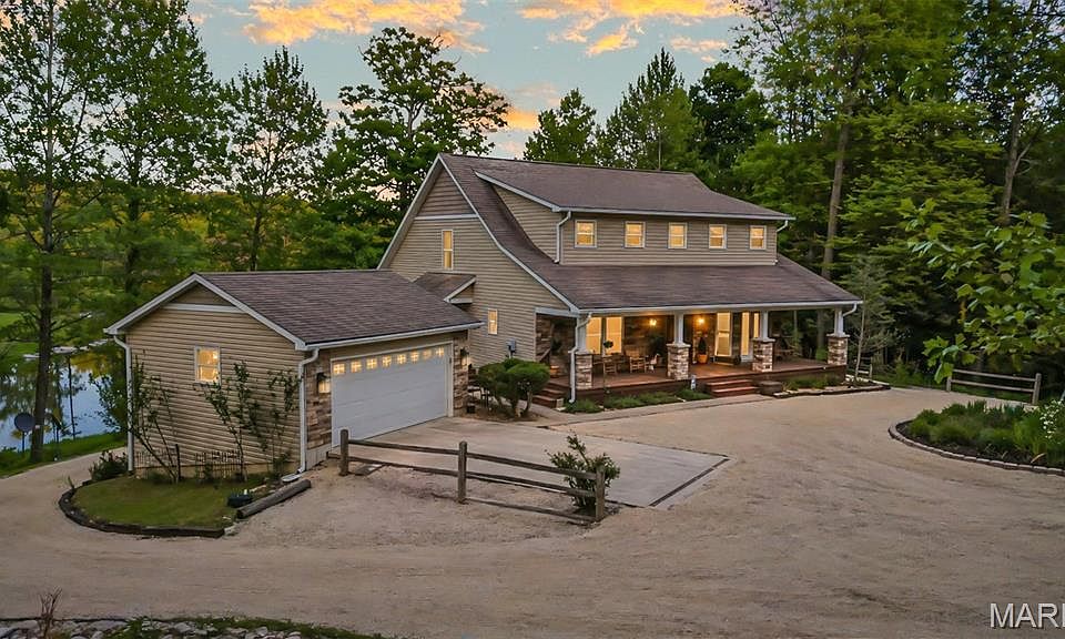 1st image of 430 Riverview Dr