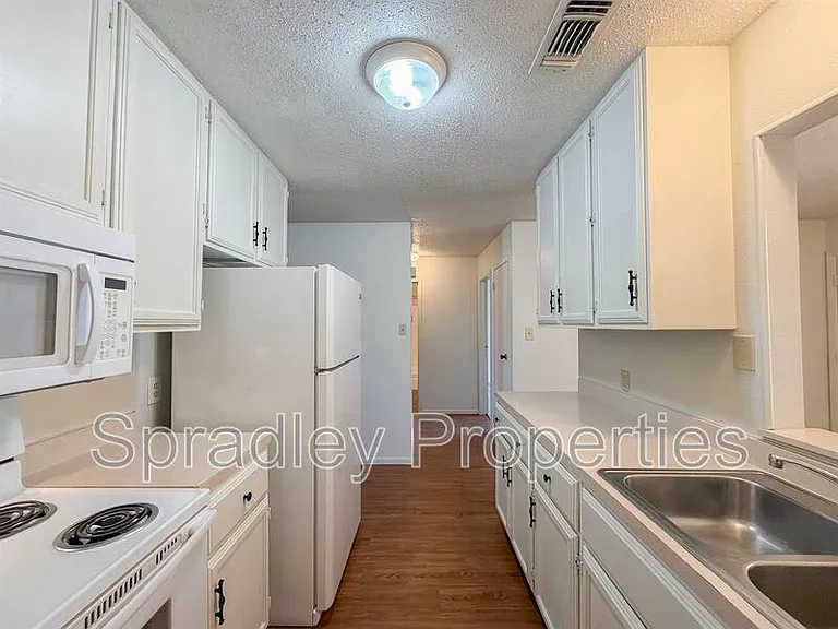 3705A Ivanhoe Dr — Photo 6