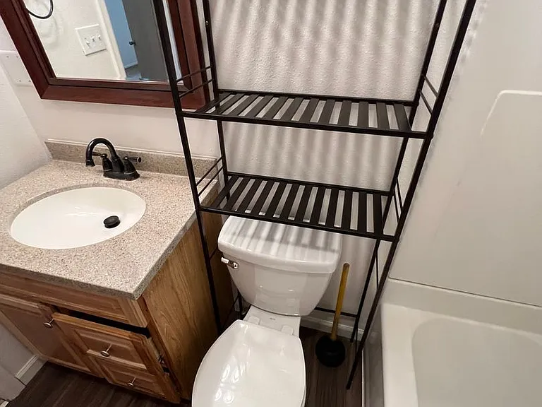 1016 E Roosevelt Ave — Photo 23
