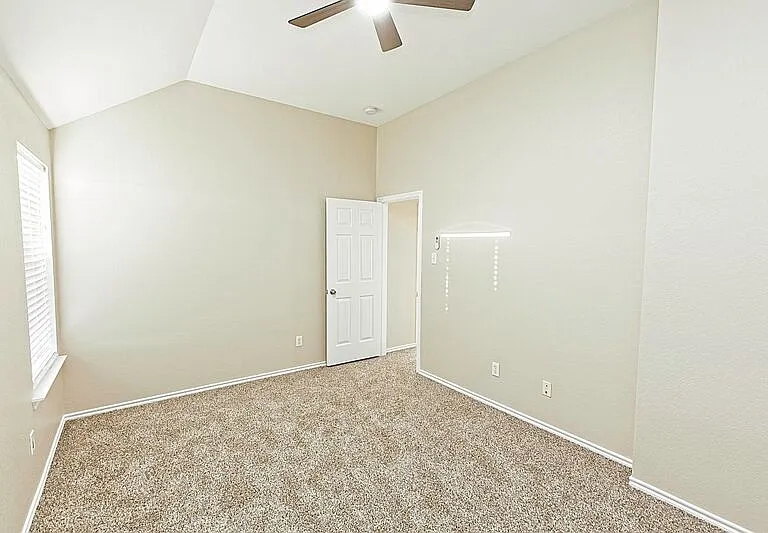 4009 Hidden Meadow Ct — Photo 41
