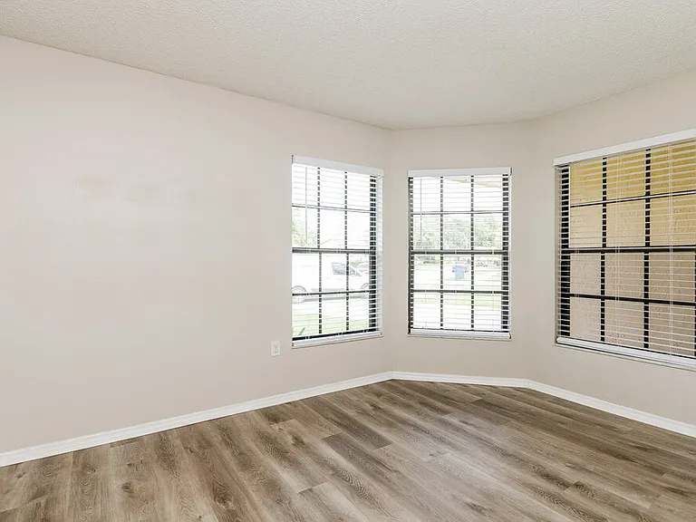 1657 Sunburst Way — Photo 10
