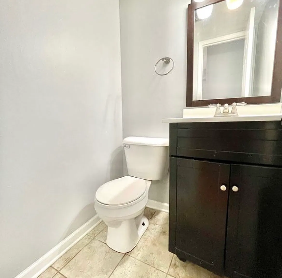 2 bed, 1.5 bath, 944 sqft, $2,300 — Photo 2