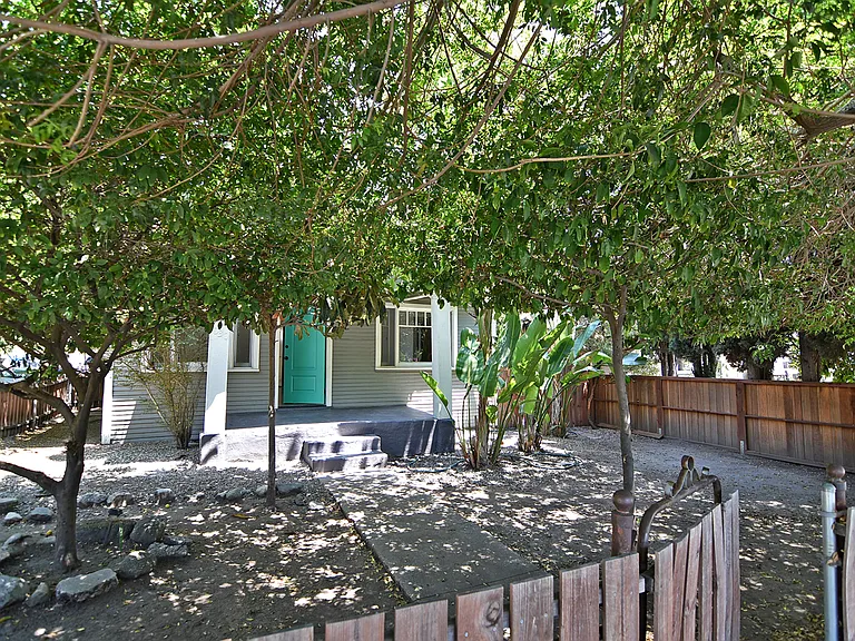 1030 N Avenue 54 — Photo 2