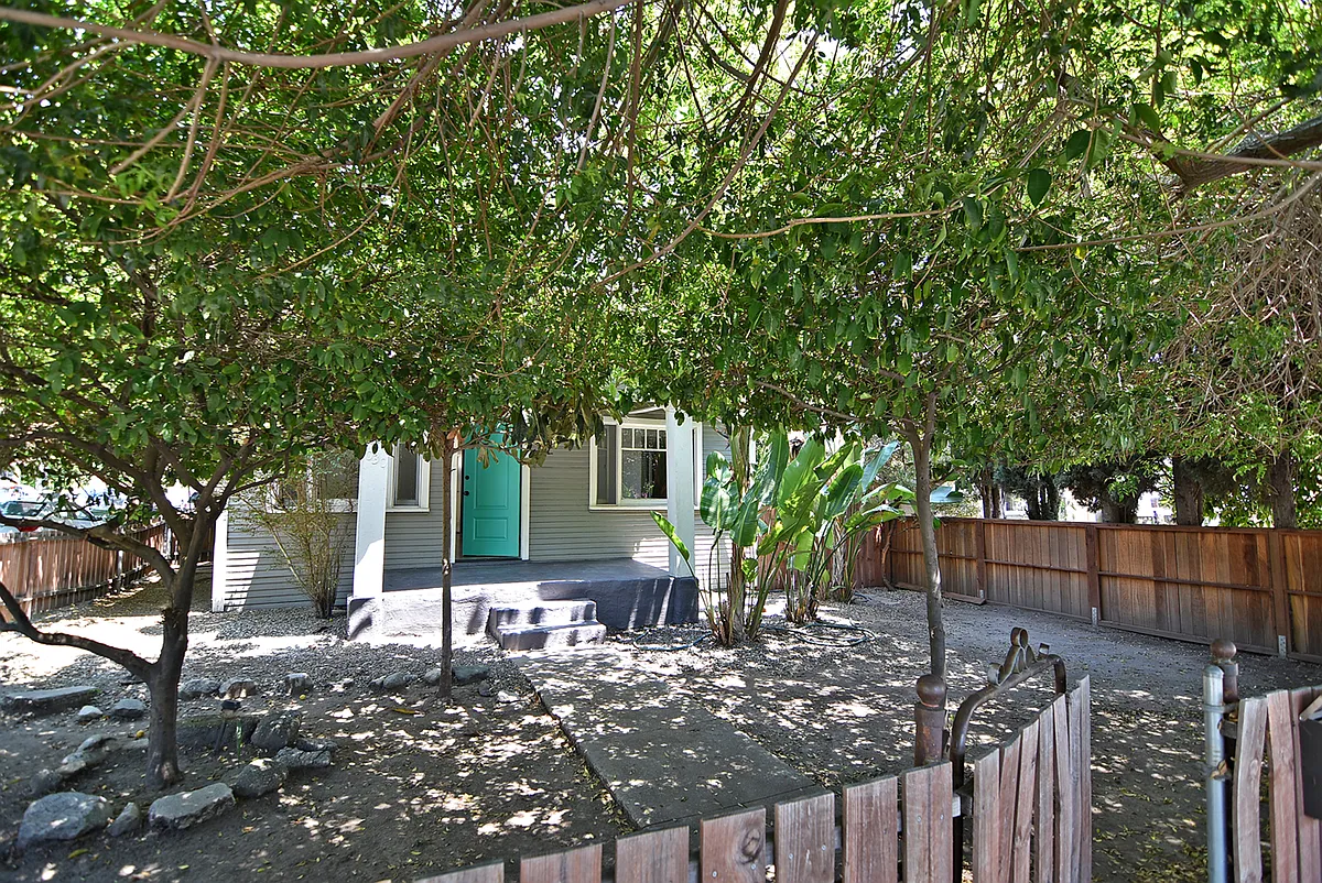 Building Photo - 1030 N Avenue 54