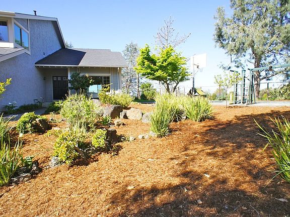 4th image of 3601 Black Feather Dr