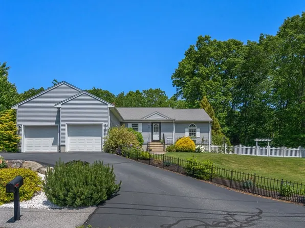 16 Station St, Attleboro, MA 02703
