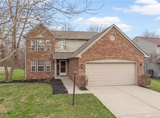 6279 Valleyview Dr, Fishers, IN 46038