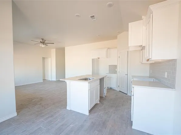 12309 SW 32nd St, Yukon, OK 73099