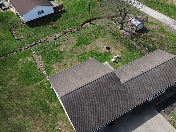2nd image of 1905 E Schulze Rd