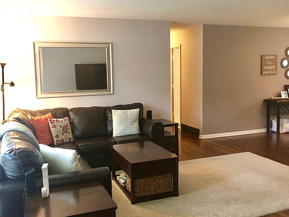 3rd image of 10100 Horton Dr