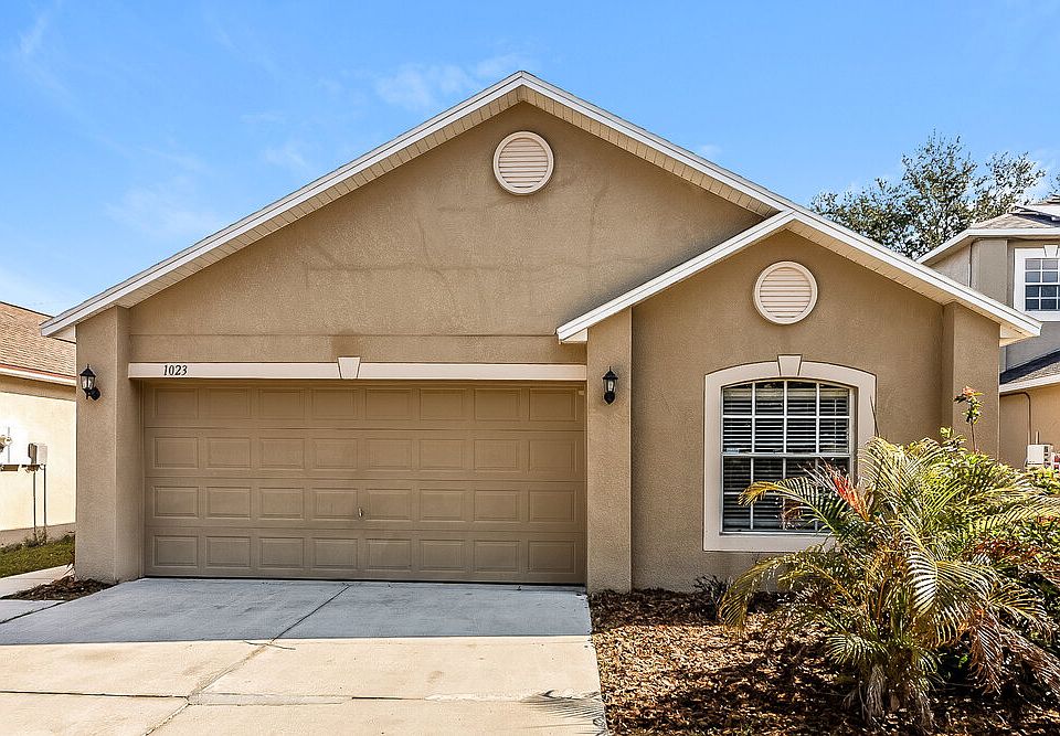 1st image of 1023 Brenton Leaf Dr