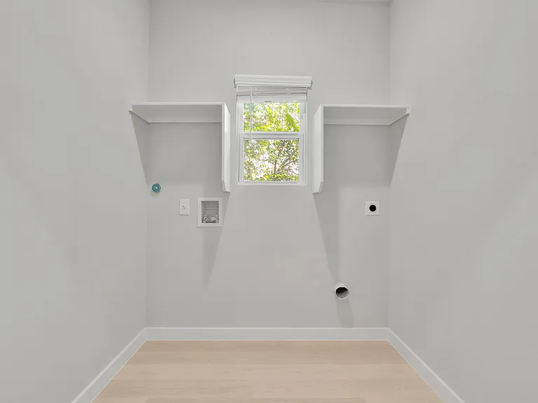 521 Dakota St — Photo 15