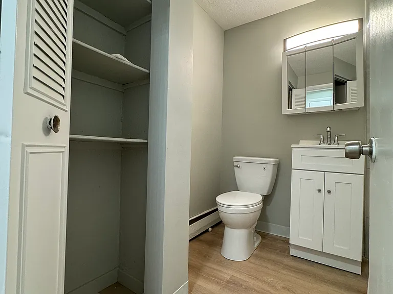 17 Creesy St — Photo 8