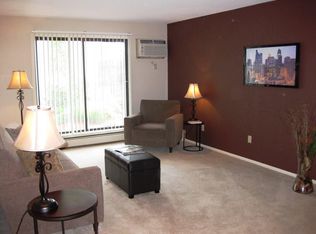 6908 Ashwood Rd APT 302, Woodbury, MN 55125