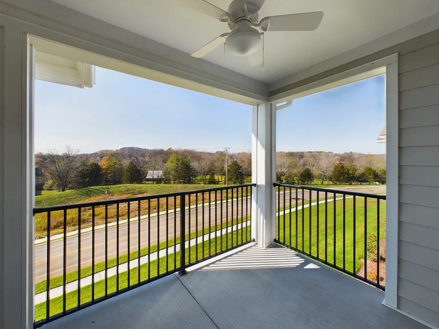 1 bed, 833 sqft, $1,399 — Photo 3