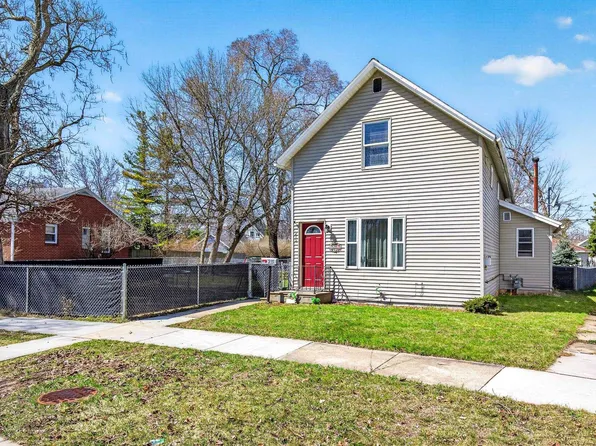 215 N Erie St, De Pere, WI 54115