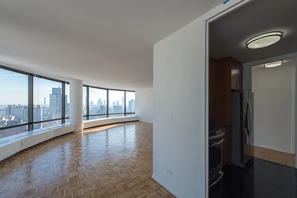 Rented by Solow Realty | media 2