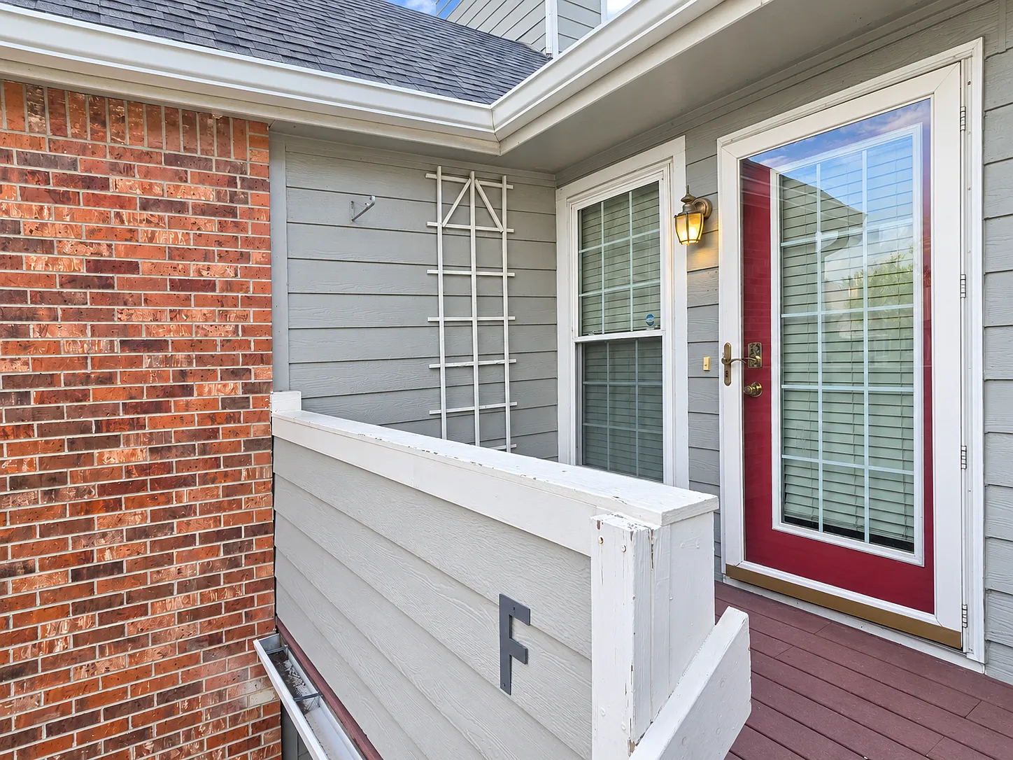 2 bed, 2.0 bath, 1192 sqft, $1,995 — Photo 2