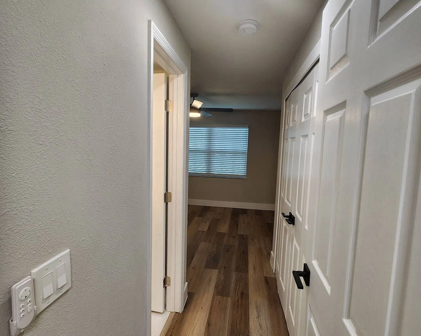 Beautifully Renovated 2-Bedroom, 2-Bath Rental in Buena Ventura Lakes! — Photo 1