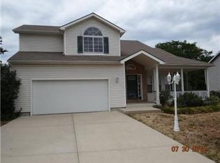 714 Brookwood St, Lansing, KS 66043