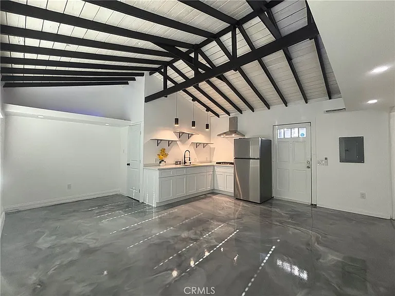 4760 Edenfield Ave — Photo 3