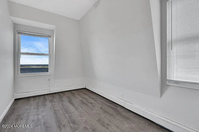 1 bed, $900 — Photo 2