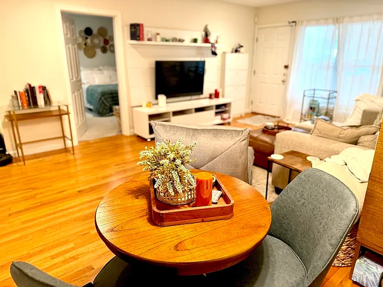 20 Cameron St #102 — Photo 3