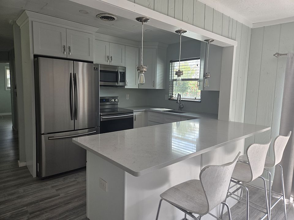 1st image of 856 SW Rustic Cir