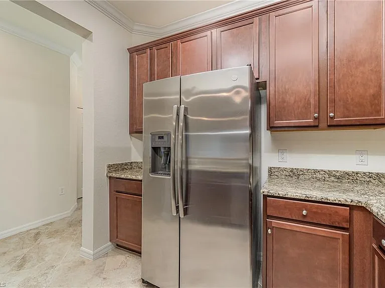 2740 Blossom Way — Photo 7