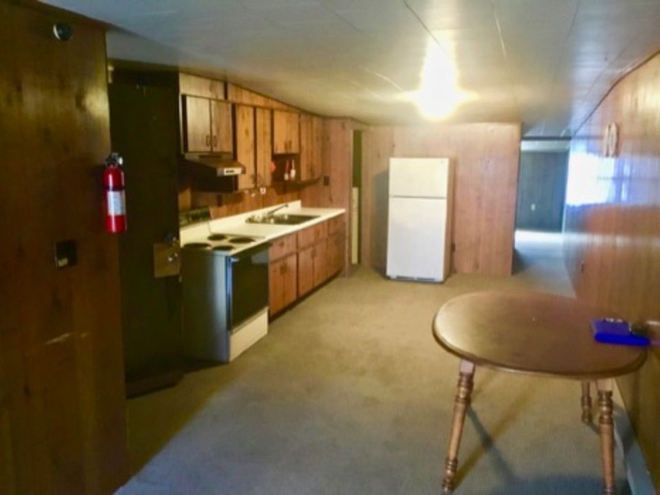 2nd image of 102 S Main St